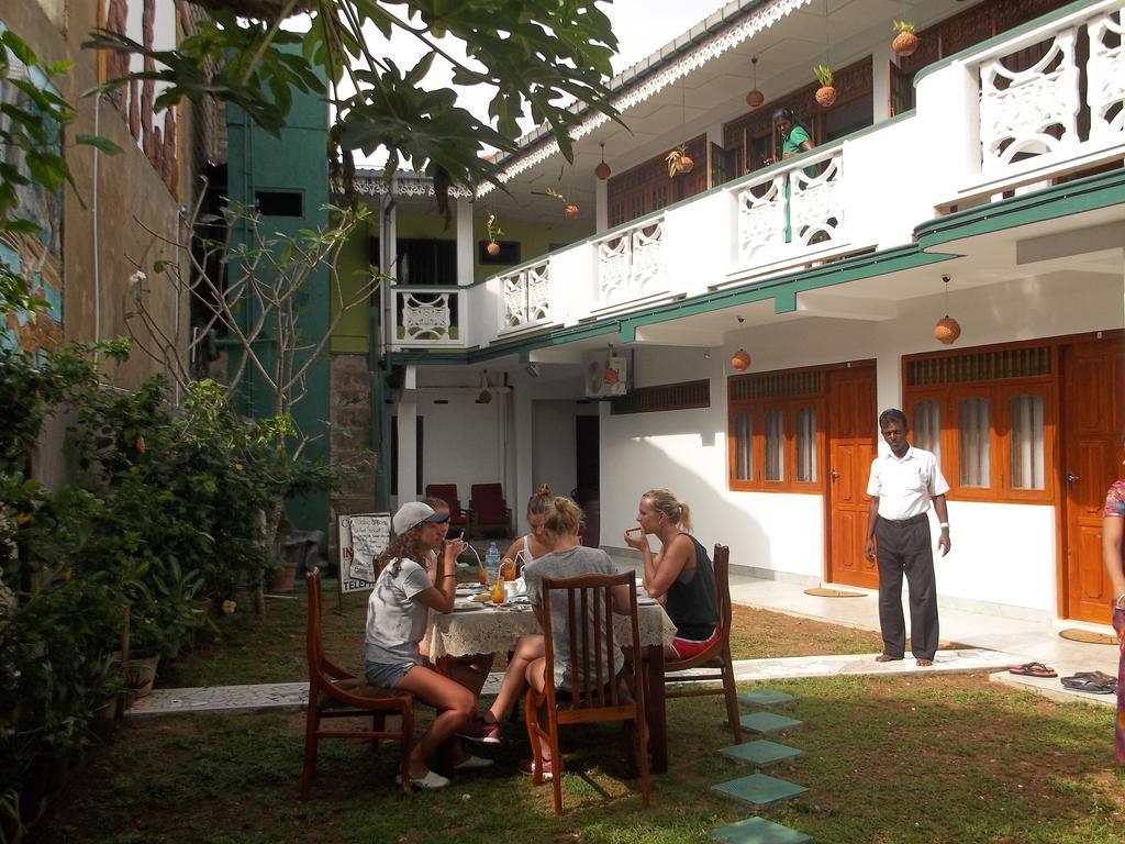 Srilanka Ayurveda Hotel Хиккадува Экстерьер фото